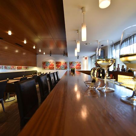 HEINHOTEL Vienna Airport Schwechat Esterno foto