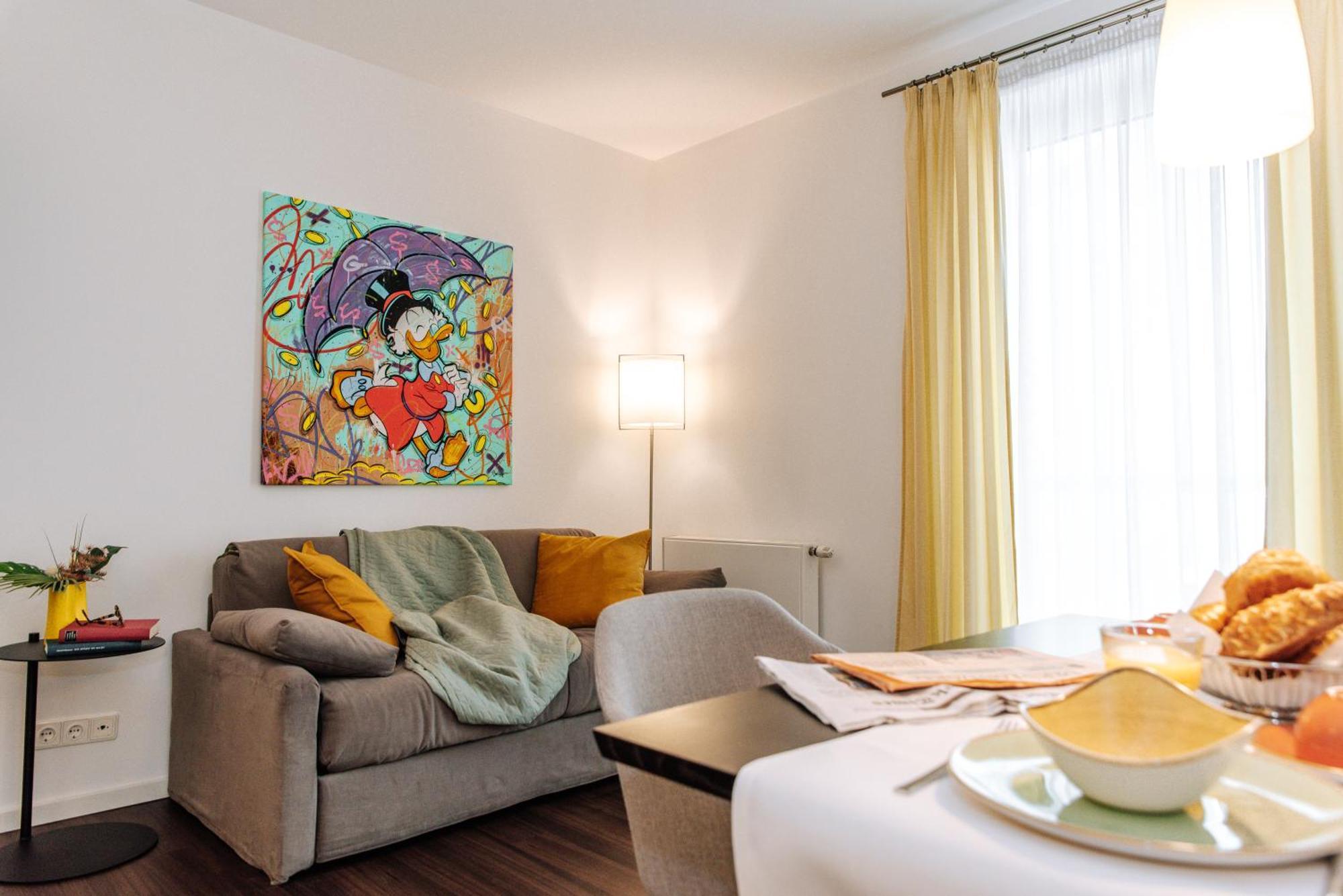 HEINHOTEL Vienna Airport Schwechat Esterno foto