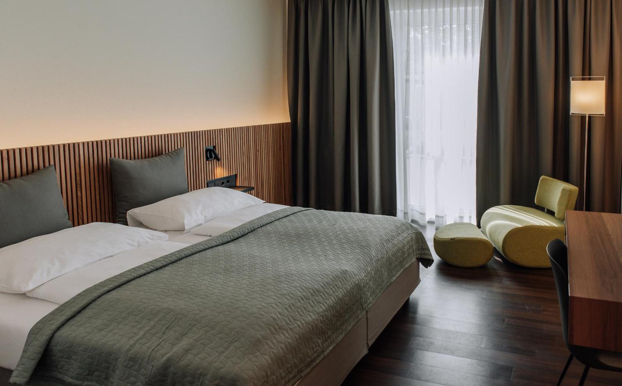 HEINHOTEL Vienna Airport Schwechat Esterno foto