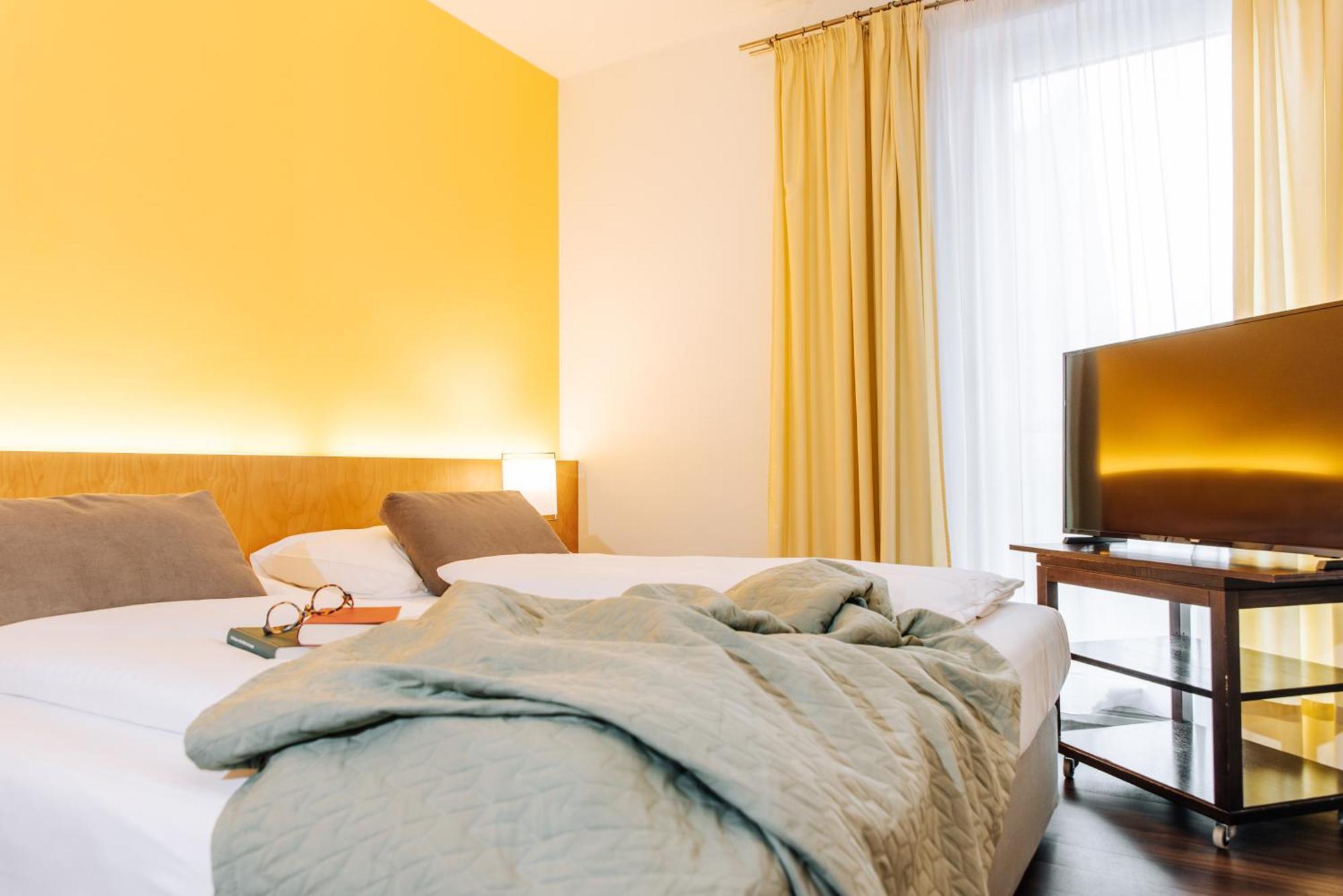 HEINHOTEL Vienna Airport Schwechat Esterno foto