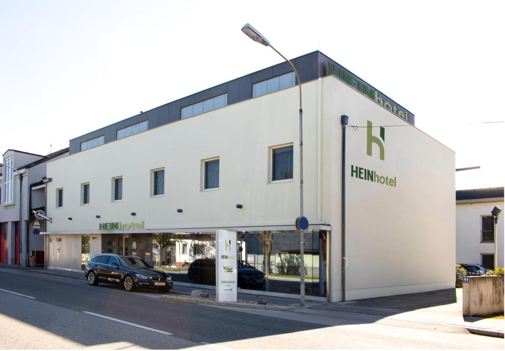 HEINHOTEL Vienna Airport Schwechat Esterno foto